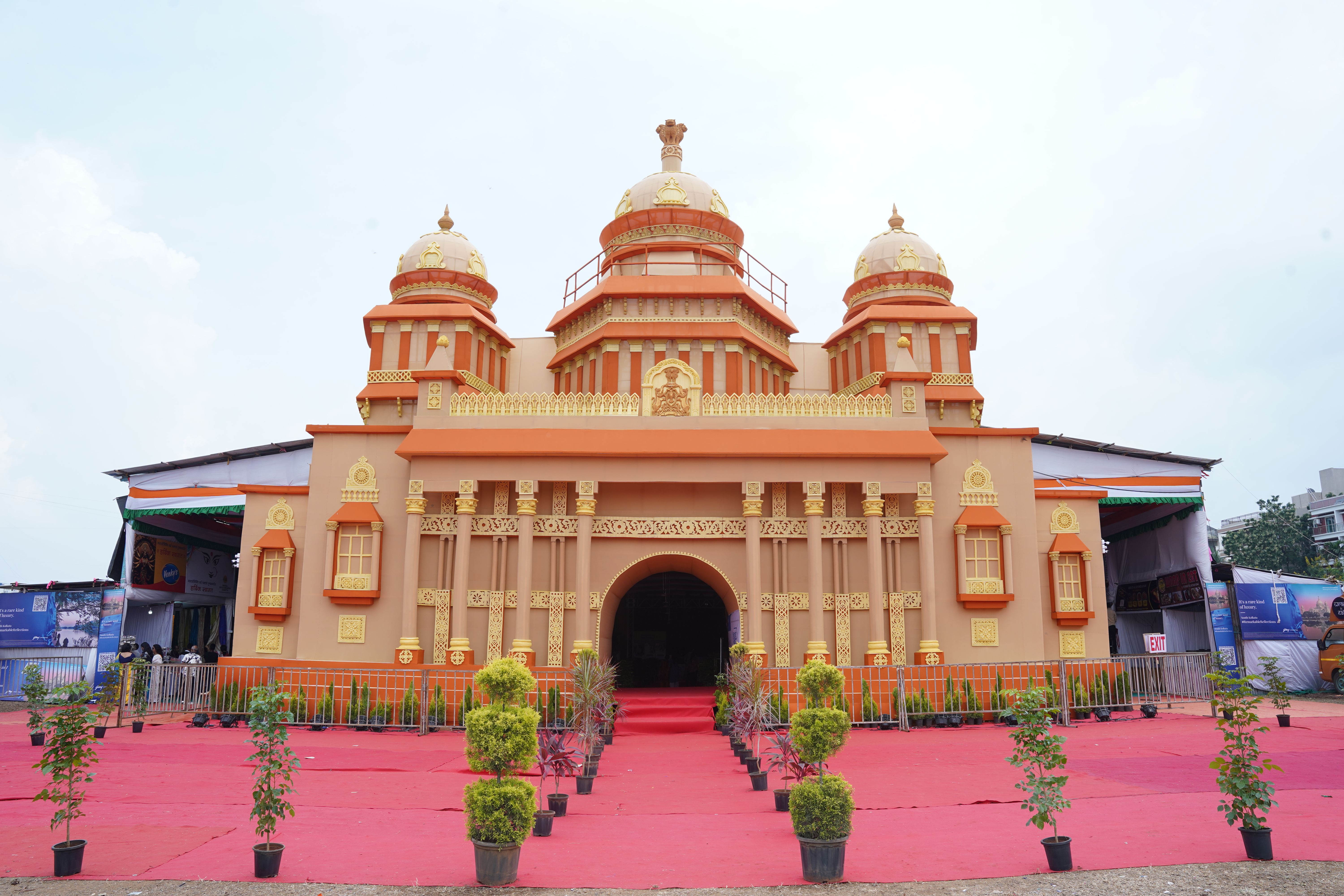 pandal242